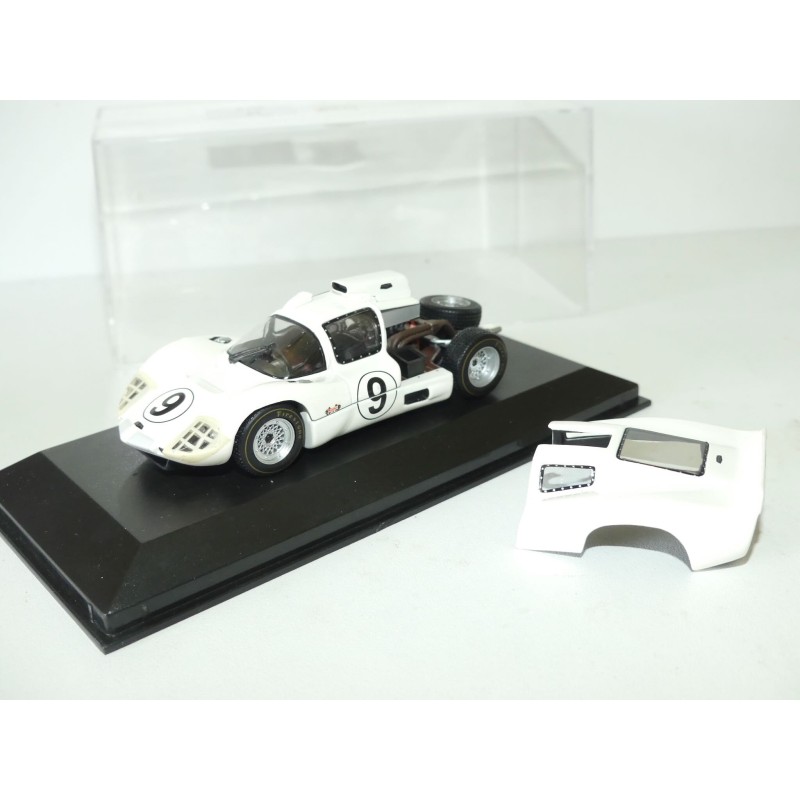 CHAPARRAL 2D N°9 1000 Km NURBURGRING 1966 MINICHAMPS 1:43