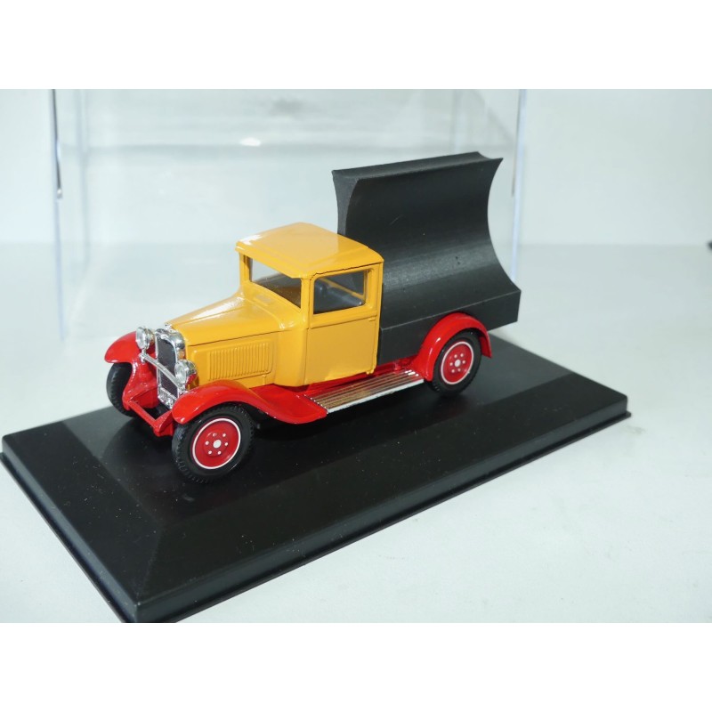 CITROEN C4 PUBLICITAIRE AU COULEUR DE PINDER KIT Monte MVI sur base Solido 1:43