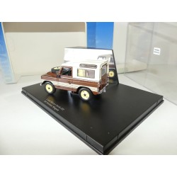 LAND ROVER SERIE III STATION WAGON 88 Marron UNIVERSAL HOBBIES 1:43