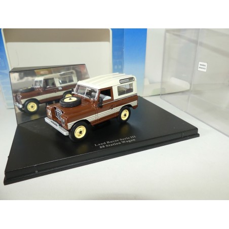 LAND ROVER SERIE III STATION WAGON 88 Marron UNIVERSAL HOBBIES 1:43