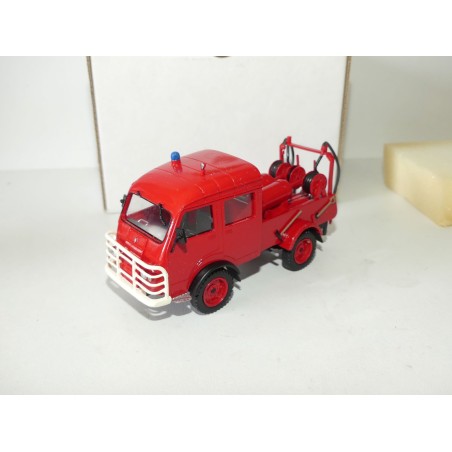 copy of RENAULT FREGATE BERLINE 1955 POMPIERS KIT Monté CAMA 1:43 imperfection