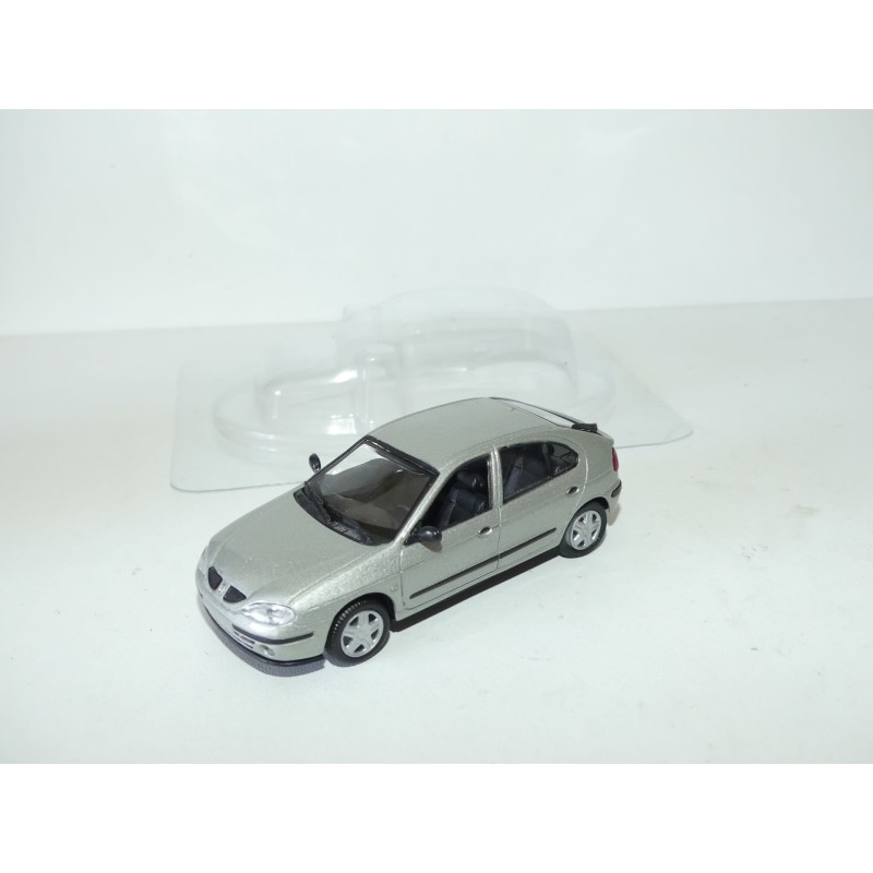 RENAULT MEGANE I Phase 2 Gris NOREV 1:43 sous coque