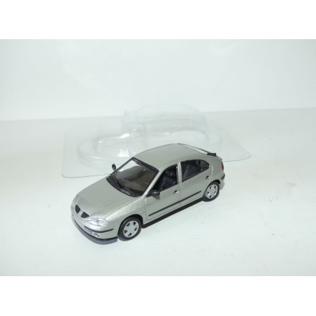 RENAULT MEGANE I Phase 2 Gris NOREV 1:43 sous coque