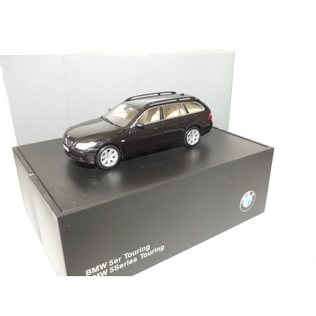 BMW SERIE 5 TOURING E61 Noir KYOSHO 1:43