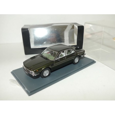 DE TOMASO DEAUVILLE Vert NEO 1:43
