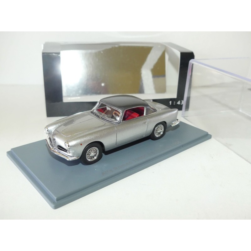 ALFA ROMEO 1900 CSS TOURING 1956 Gris NEO 1:43