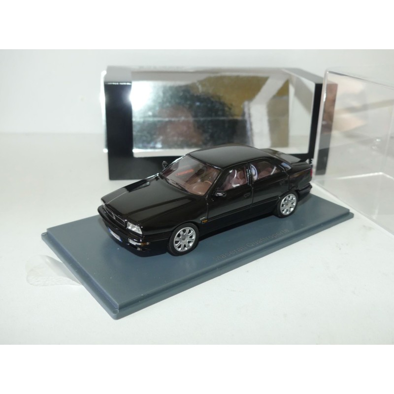 MASERATI QUATTROPORTE Noir NEO 1:43