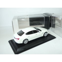 MASERATI QUATTROPORTE GTS Blanc WHITEBOX 1:43