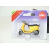 MOTO VESPA ET4 Jaune SIKU 0852 1:43 (peut être un peu plus grand)