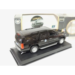 CHEVROLET SUBURBAN 2009-2010 Noir PRESIDENTIELLE LUXURY DIECAST 1:43