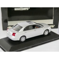 TOYOTA AVENSIS 2Ã¨me gÃ©nÃ©ration Gris MINICHAMPS 1:43