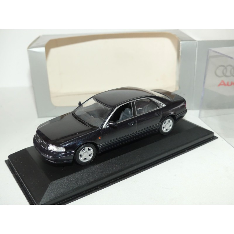 AUDI A8 D2 Phase 1 Noir MINICHAMPS 1:43