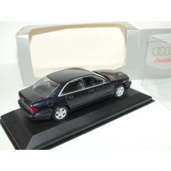 AUDI A8 D2 Phase 1 Noir MINICHAMPS 1:43