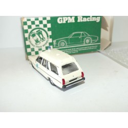 PEUGEOT 504 AMBULANCE SUR BASE SOLIDO 1:43