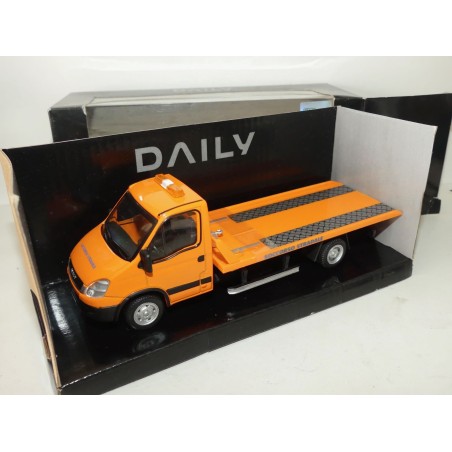 IVECO DAILY PLATEAUX Orange MONDO MOTORS 1:43