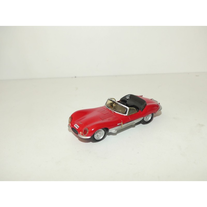 JAGUAR XK SS Rouge KIT Monté DM MODEL 1:43 sans boite