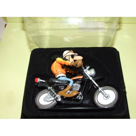 FIGURINE MOTO JOE BAR TEAM NÂ°29 TEAM Paul CHOTTE SUR SA SUZUKI 400 HACHETTE 1:18