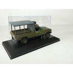PEUGEOT 504 PICK UP MILITAIRE NOREV 1:43 manque rétro