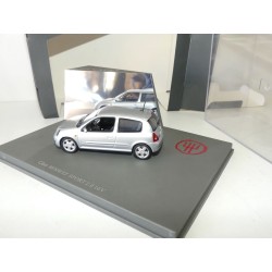 RENAULT CLIO II Phase 2 SPORT 2.0 16V 2001 Gris UNIVERSAL HOBBIES 1:43