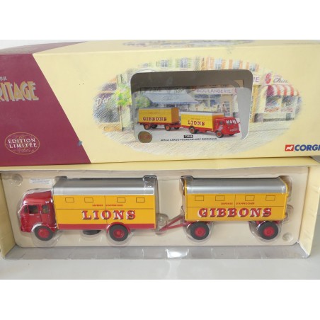 SIMCA CARGO TRANSPORT LIONS ET GIBBONS CIRQUE PINDER CORGI 72906 1:50