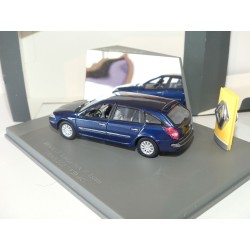 RENAULT LAGUNA II ESTATE Phase 1 PRIVILEGE 1,9 DCi Bleu UNIVERSAL HOBBIES 1:43