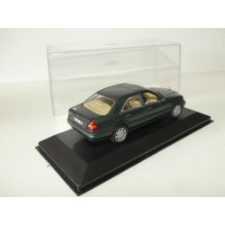 MERCEDES CLASSE C 220 W202 Vert MINICHAMPS 1:43