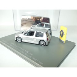 RENAULT CLIO V6 Phase I Gris Présentation Mondial Auto 1998 UNIVERSAL HOBBIES 1:43