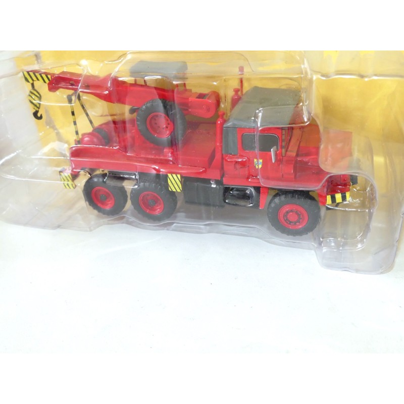CAMION POMPIERS N°120 BERLIET GBC 8 GRUE ARMÉE DE L'AIR IXO PRESSE 1:43