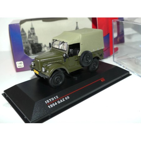 GAZ 69 1954 Vert Olive Foncé IXO IST012 1:43