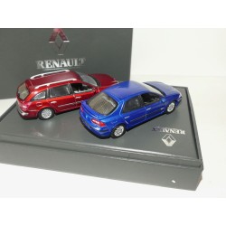 COFFRET RENAULT LAGUNA II DYNAMIQUE Phase 1 Rouge et Bleu UNIVERSAL HOBBIES 1:43 imperfection