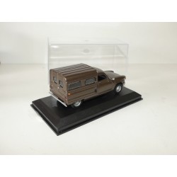 PANHARD PL17 FOURGONNETTE Realisation sur base PRESSE 1:43