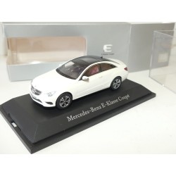 MERCEDES CLASSE E COUPE C207 Blanc KYOSHO 1:43