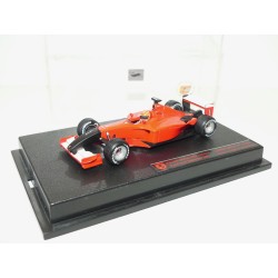 FERRARI F2001 GP MONZA 15 et 16 SEPTEMBRE 2001 M. SCHUMACHER HOTWHEELS 1:43