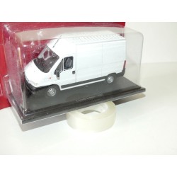 CITROEN JUMPER 2002 Blanc UNIVERSAL HOBBIES 1:43 sous blister