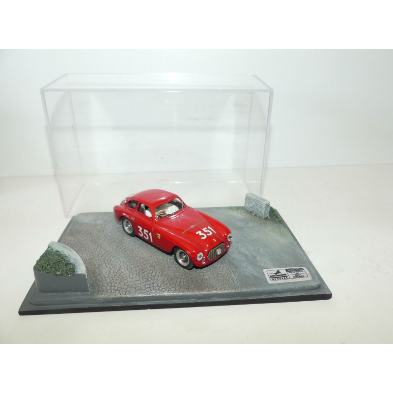 FERRARI 166 COUPE N°351 MILLE MIGLIA 1951 ART MODEL ART910 dans son diorama 1:43 