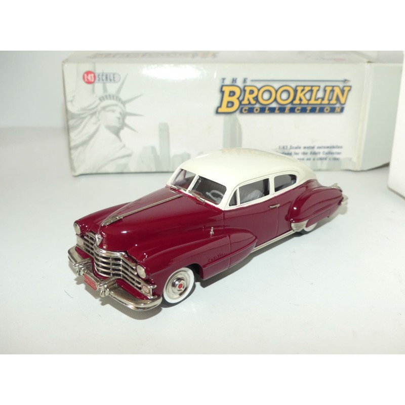 CADILLAC 1947 Lotus Cream et Madeira Maroon BROOKLIN COLLECTION 1:43