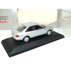 AUDI A4 B5 Phase 1 1994 Gris Clair MINICHAMPS 1:43