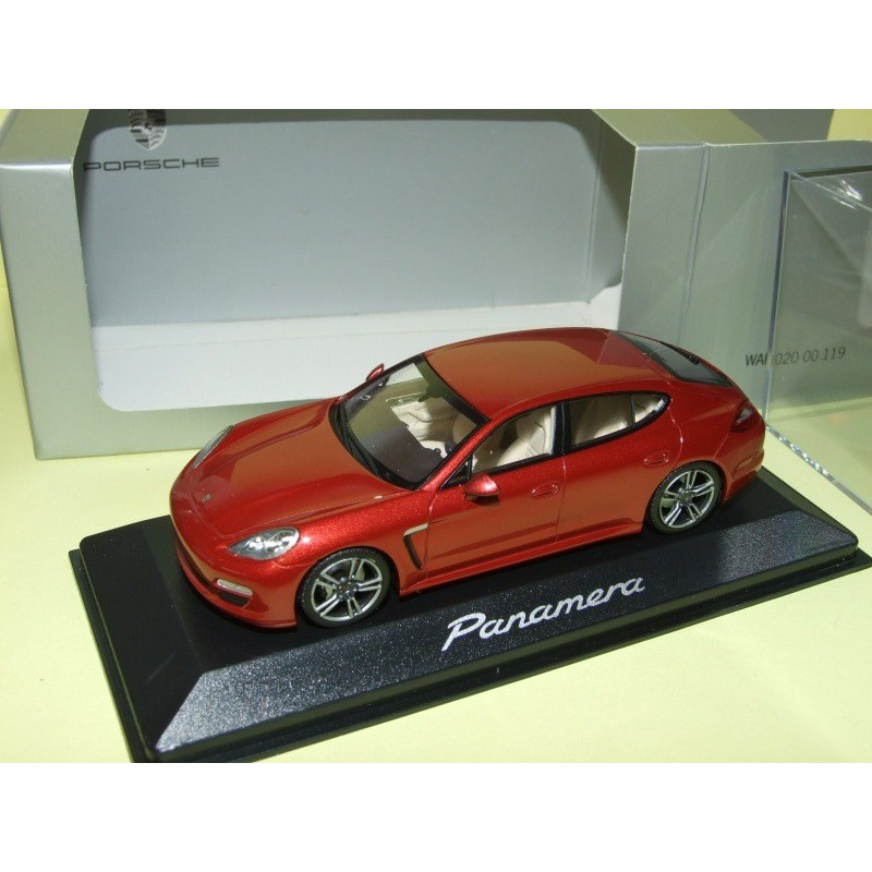 PORSCHE PANAMERA TYPE I Rouge MINICHAMPS 1:43