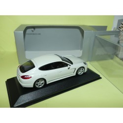 PORSCHE PANAMERA TYPE I DIESEL Blanc MINICHAMPS 1:43
