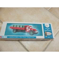 DIAMOND T620 DROPSIDE WITH OIL DRUMS TEXACO CORGI 52902 1:50