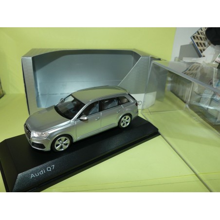 AUDI Q7 II Phase 1 Gris Florettsilber ISCALE 1:43