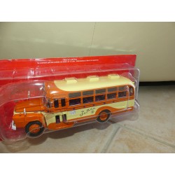 AUTOBUS ET AUTOCARS NÂ°23 ISUZU BXD 30 HACHETTE 1:43