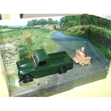 LAND ROVER + FIGURINE SÃ©rie TV THE LAST OF SUMMER WINE CORGI  CC07403 1:43