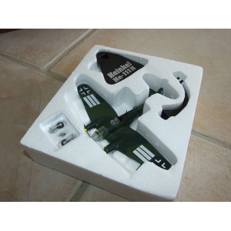 AVION BOMBARDIERS HEINKEL HE-111H ATLAS 1:144