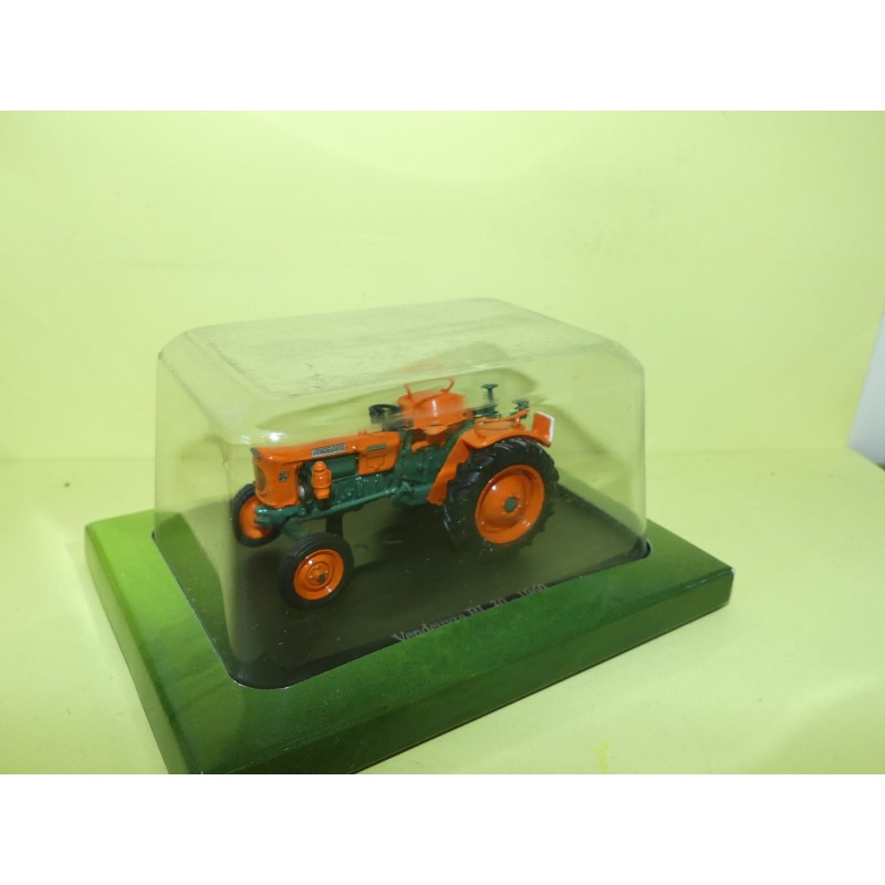 TRACTEUR NÂ°121 VENDEUVRE BL 30 1960 UNIVERSAL HOBBIES 1:43 sous coque