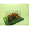 TRACTEUR NÂ°121 VENDEUVRE BL 30 1960 UNIVERSAL HOBBIES 1:43 sous coque