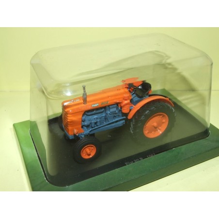 TRACTEUR N°074 FIAT 80 R 1961 UNIVERSAL HOBBIES 1:43 sous coque