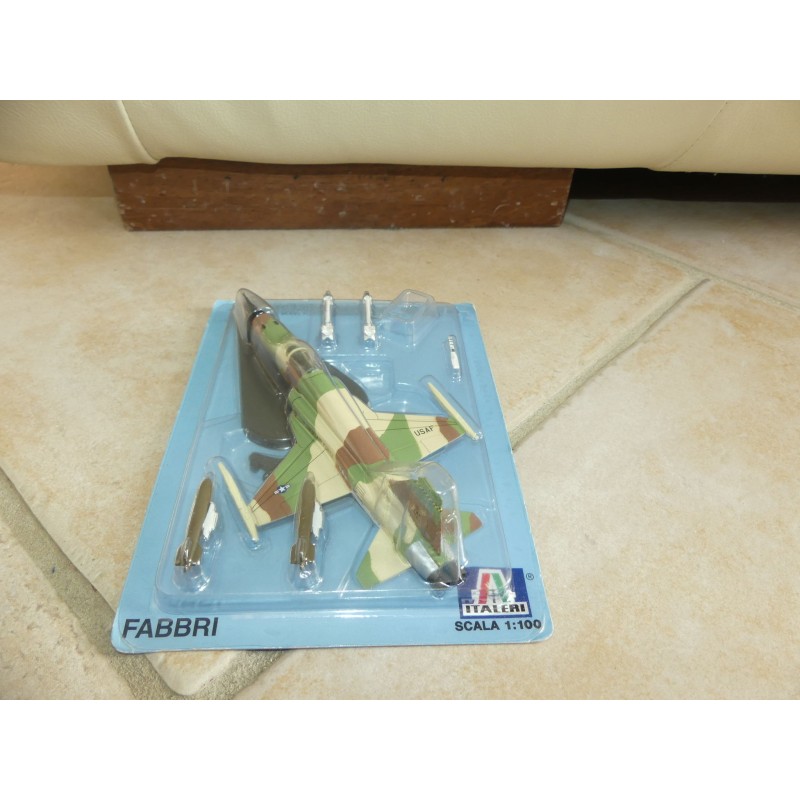 AVION DE COMBAT TIGER II ITALERI FABBRI 1:100