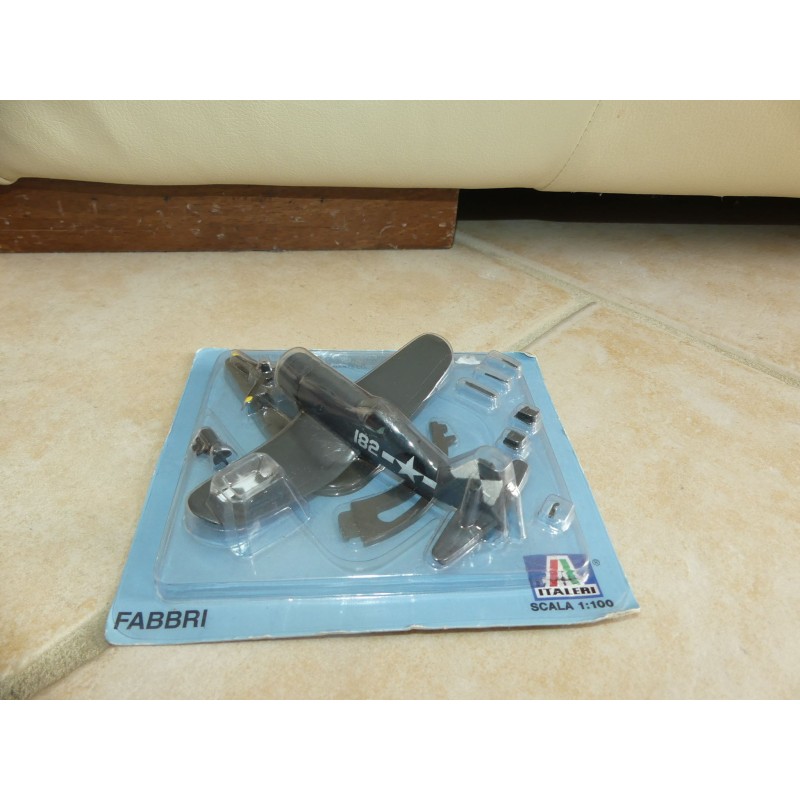 AVION DE COMBAT CORSAIR ITALERI FABBRI 1:100