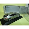 PORSCHE PANAMERA I TURBO Gris clair MINICHAMPS 1:43 contreboite abimÃ©e